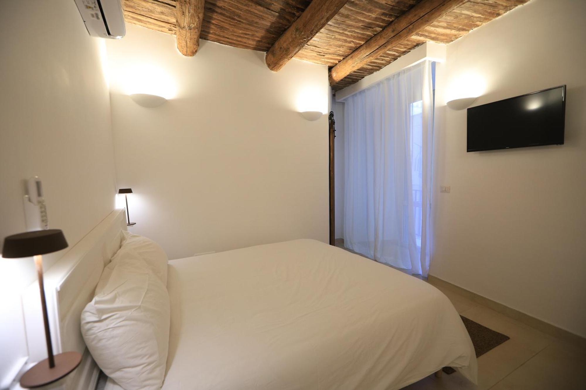 ナポリ Ai 13 Gradoni Di Chiaia Bed & Breakfast エクステリア 写真