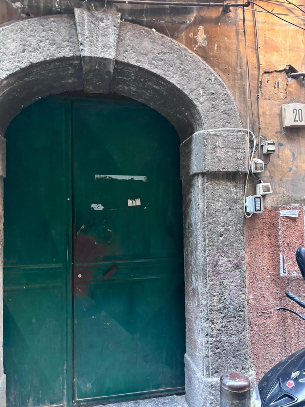 ナポリ Ai 13 Gradoni Di Chiaia Bed & Breakfast エクステリア 写真
